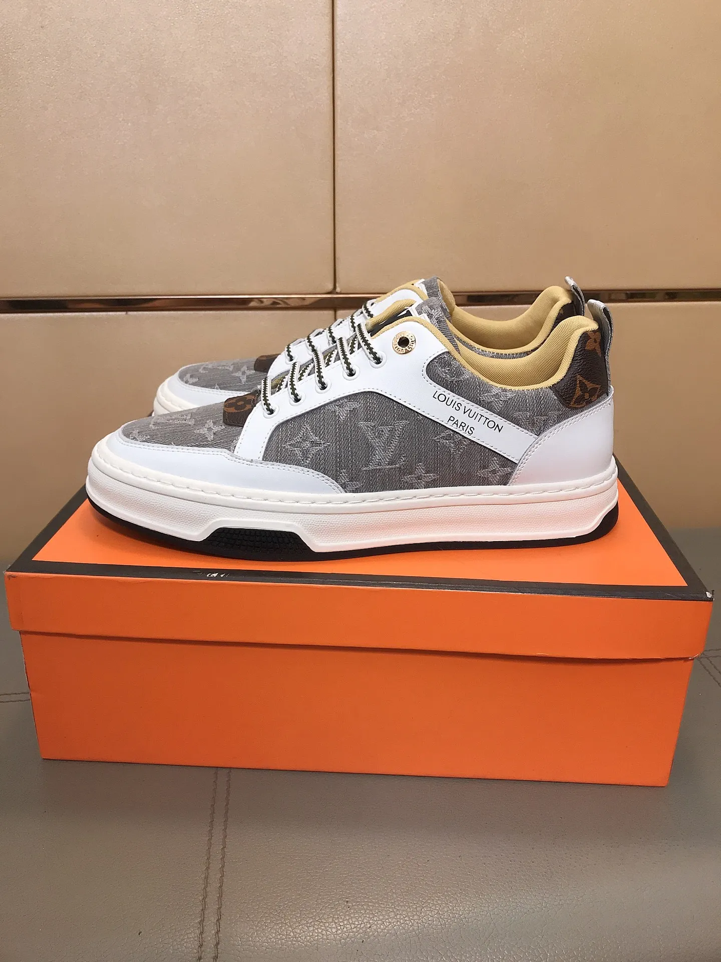 Ex-factory price 380🔥🆕Hot model [Louis Vuitton] LV🔝New Korean style casual men's shoes, high-end brand, the upper is made of Italian imported cowhide + brand printed fabric, and pigskin feet are made🔥, making walking more convenient and comfortable! Amazing work [color]! Create a fashionable personality to set off your uniqueness! A must-have for trendy men! Classic🔥Size: 38-44